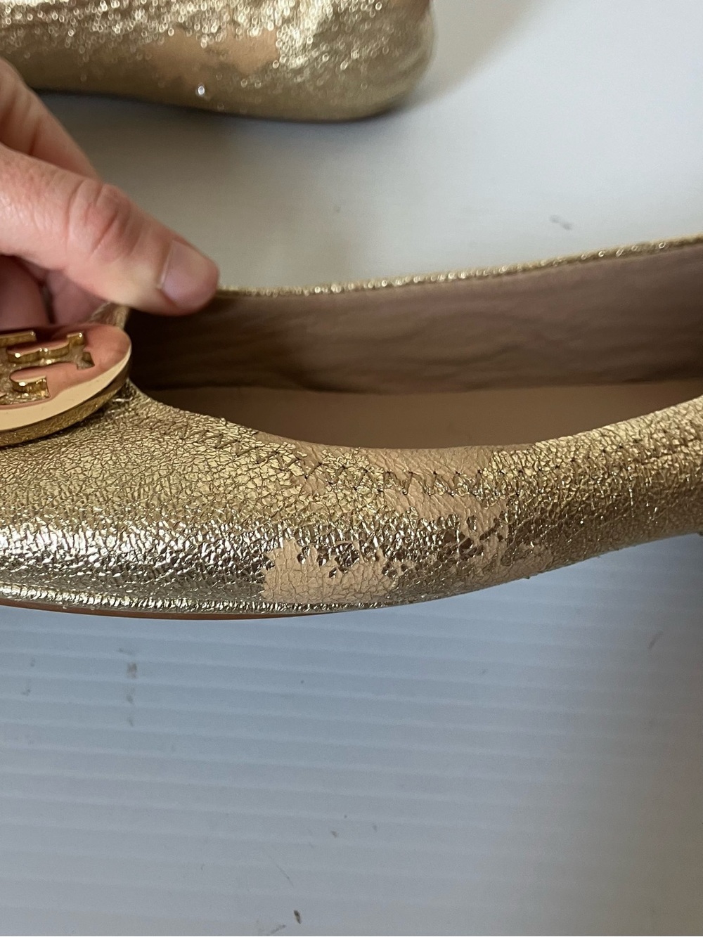 Tory Burch Reva Metallic Gold Crinkle Leather Ballet Flats size 8.5 - Picture 6 of 10